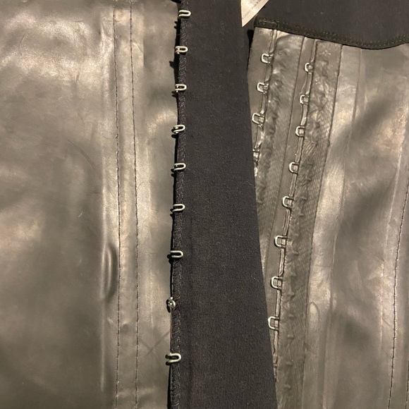 Latex Waist Clincher / Waist Trainer - Picture 5 of 13